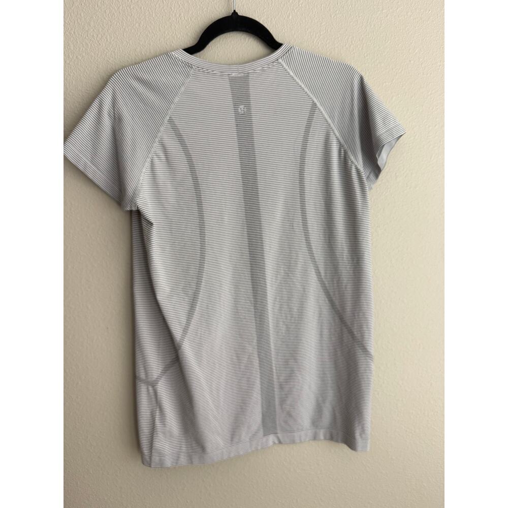 Lululemon Sz 12 Swiftly Tech Short Sleeve 2.0
Tempo Stripe White Black Tee Shirt - Picture 4 of 6